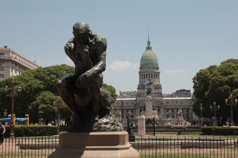 06052_denker_1080.jpg - Rodin's Thinker - Plaza de Congresso, Buenos Aires