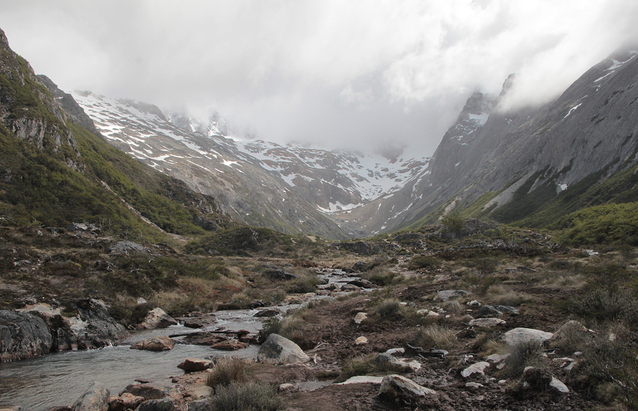 07354_bergwandeling.jpg - On Tierra del Fuego, near Ushuaia